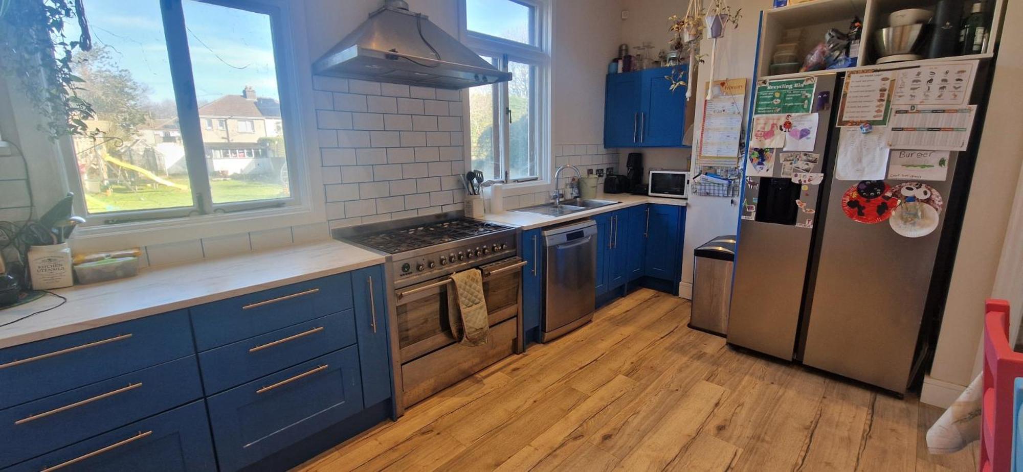 Large & Colourful Family 4bd With Kids Playground Holiday home
